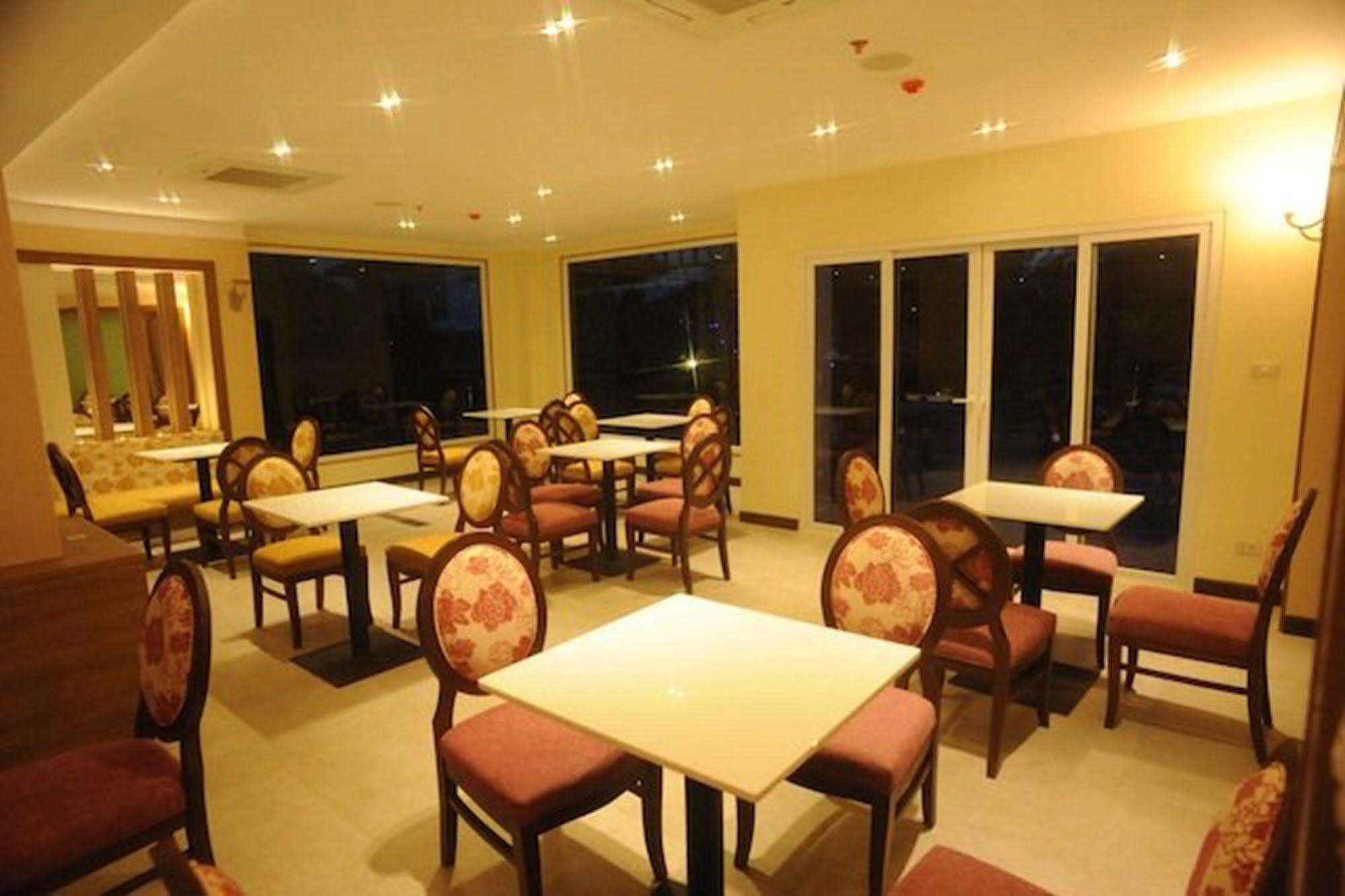 Kitlada Hotel Udonthani Kültér fotó