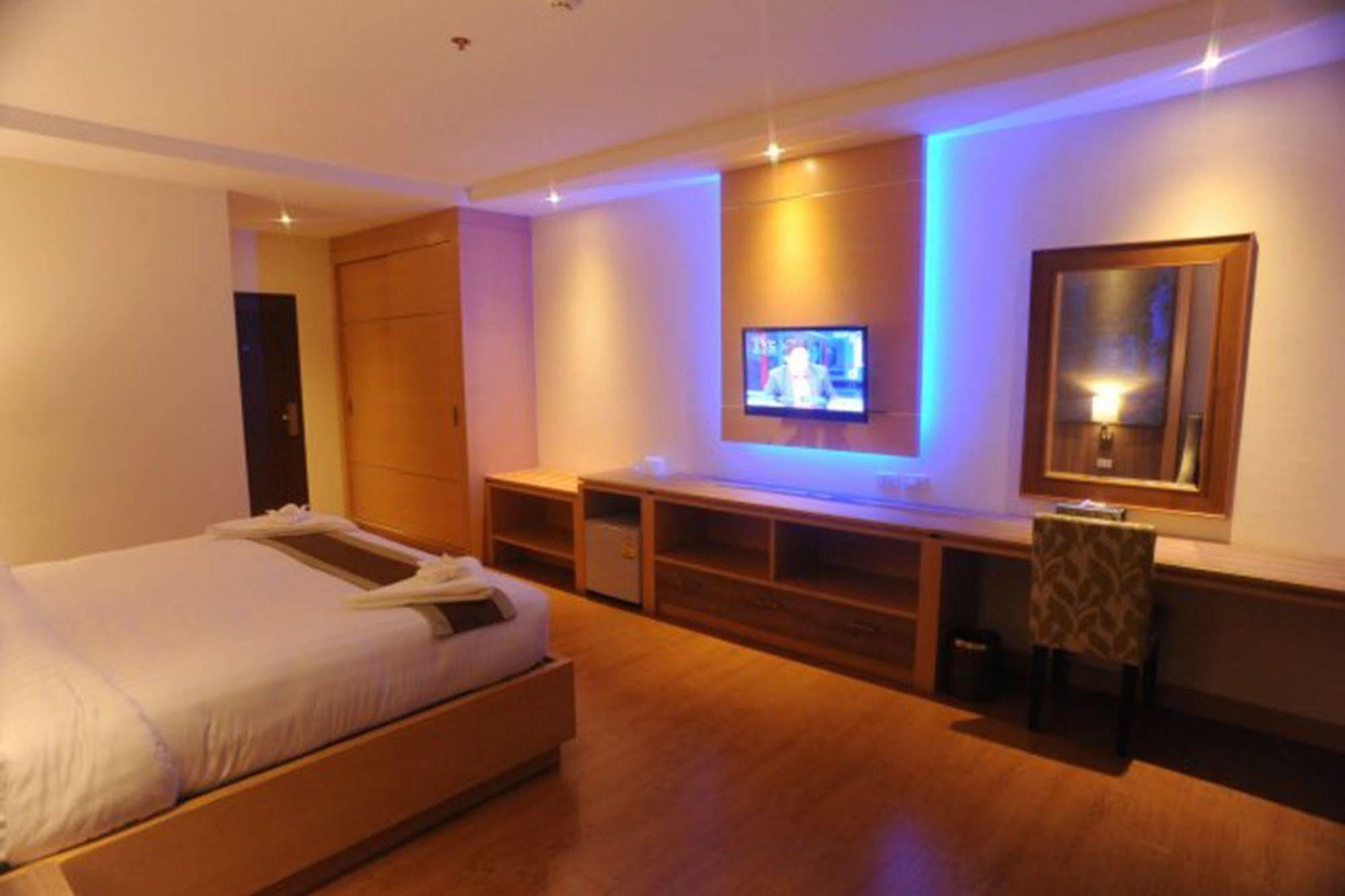 Kitlada Hotel Udonthani Kültér fotó