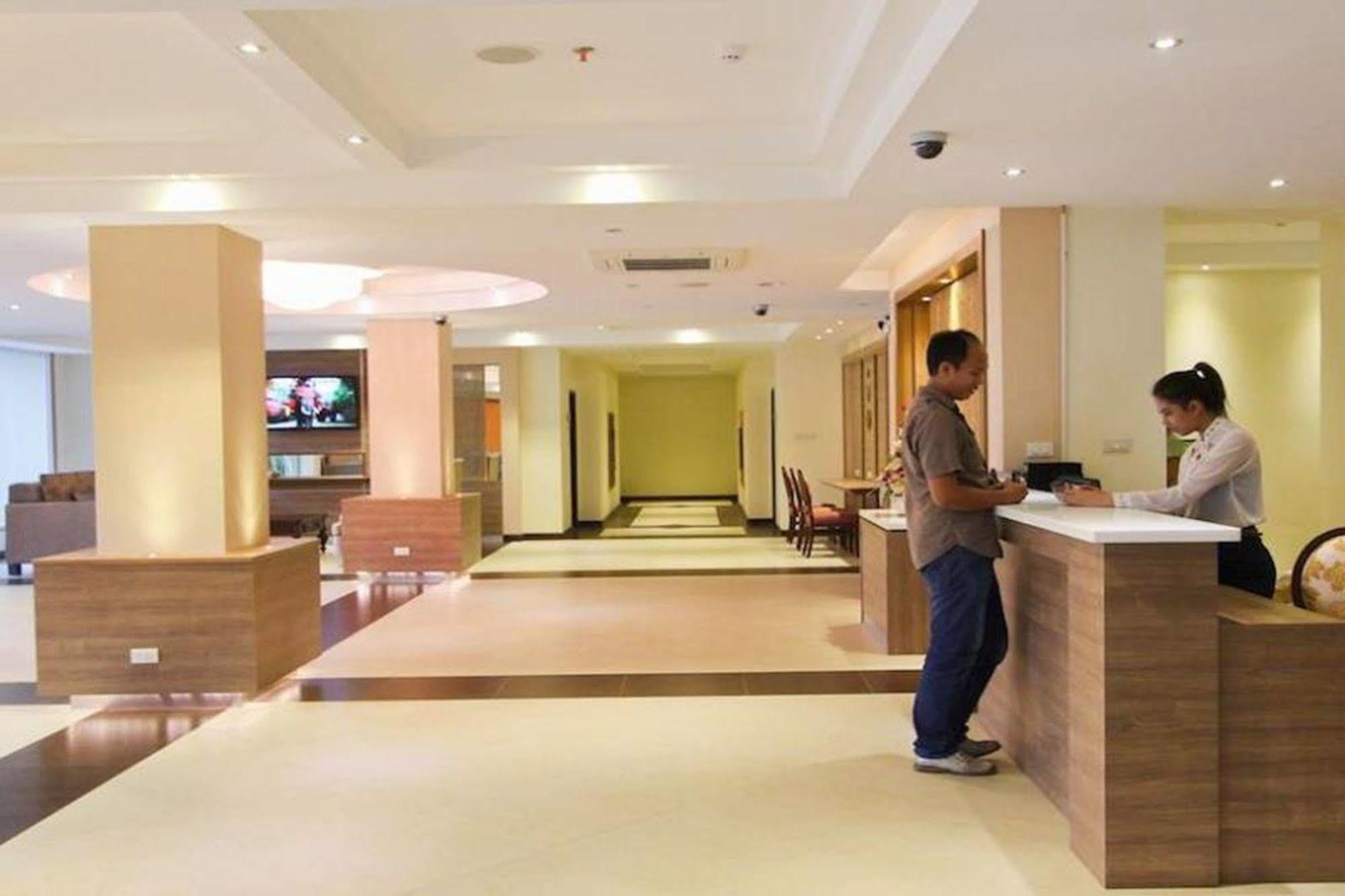 Kitlada Hotel Udonthani Kültér fotó
