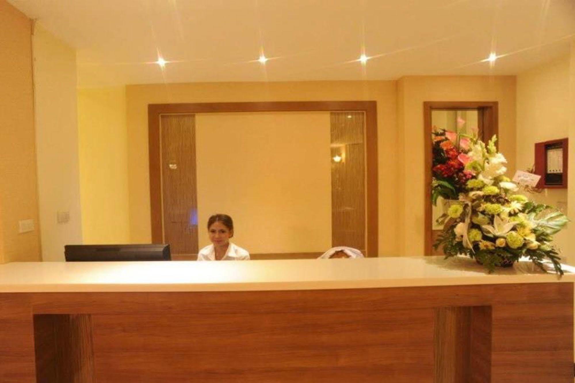 Kitlada Hotel Udonthani Kültér fotó