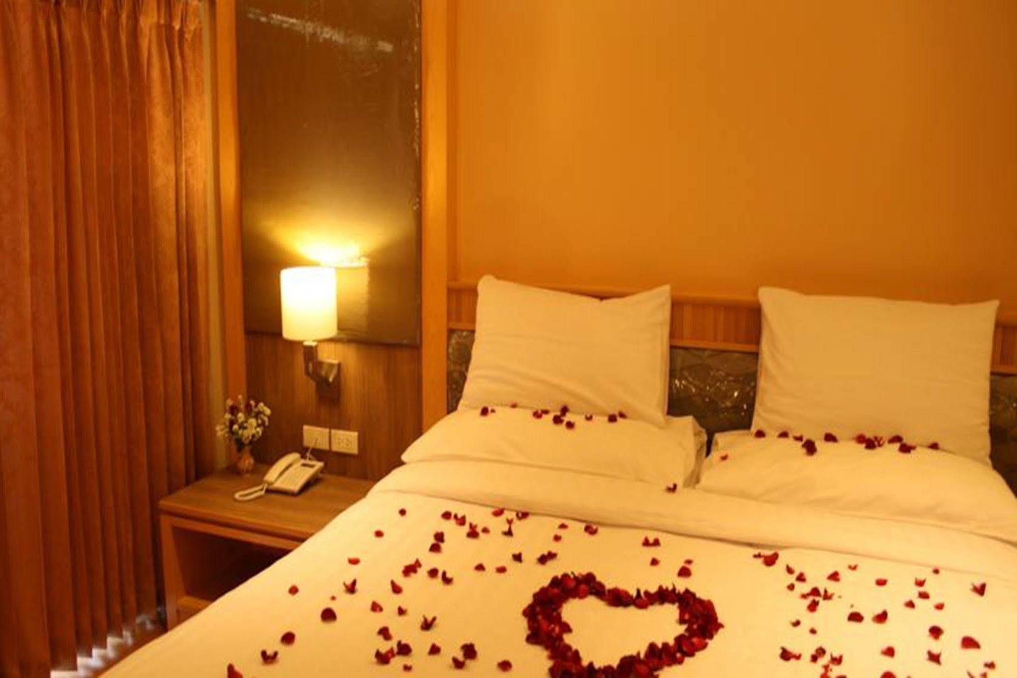 Kitlada Hotel Udonthani Kültér fotó